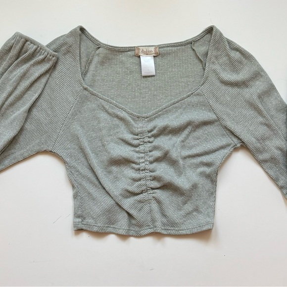 long sleeve crop - Picture 1 of 2